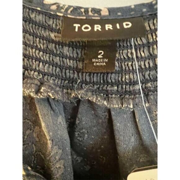 Torrid Women's 2X Blue Chambray Puff Sleeve Smocked Dress - Picture 7 of 9